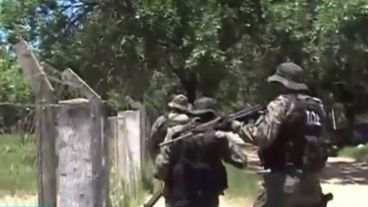 Efectivos recorriendo Helvecia.