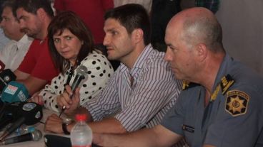 Junto a los ministros también estuvo el jefe de la Policía santafesina, Rafael Grau.