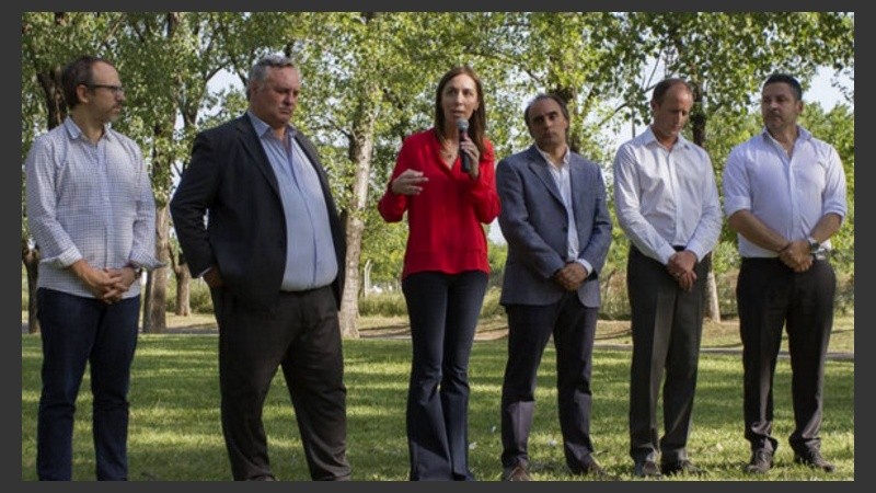 La gobernadora en la conferencia de prensa.