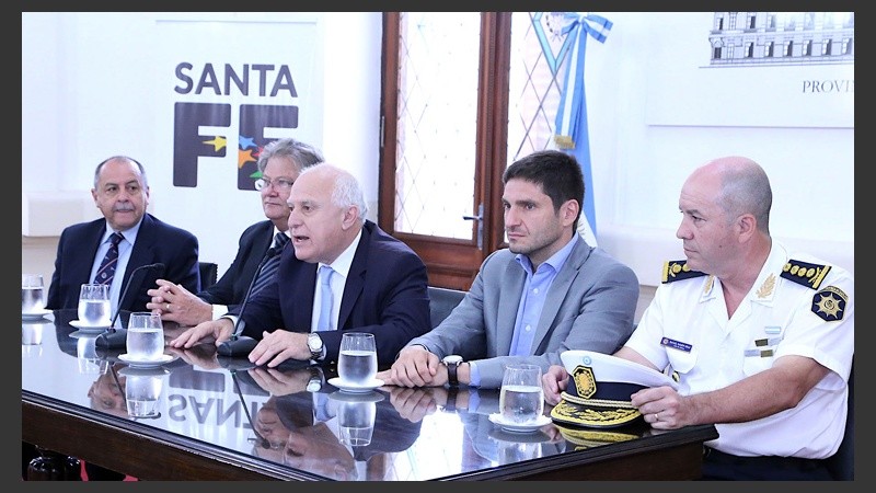 Lifschitz: “Si hubiera habido un cerrojo policial en San Carlos Sur, los tres evadidos no hubieran podido escapar de ese primer lugar