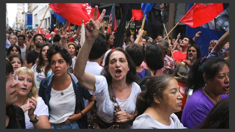 La marcha re realizó al mismo tiempo que en Buenos Aires. (Alan Monzón/Rosario3.com)