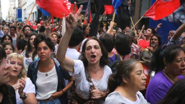 La marcha re realizó al mismo tiempo que en Buenos Aires. (Alan Monzón/Rosario3.com)