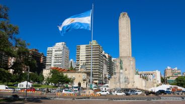 El Monumento a la Bandera será testigo de la llegada de los competidores el próximo sábado. (Rosario3.com)