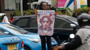 Un manifestante en Yakarta, capital y ciudad más poblada de Indonesia. (EFE)