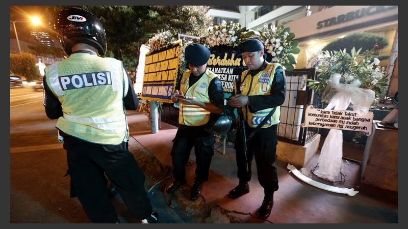 Hay custodia policial las 24 horas en el centro de Yakarta.  (EFE)
