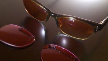 El público ya puede adquirir los filtros en las ópticas habilitadas del país.