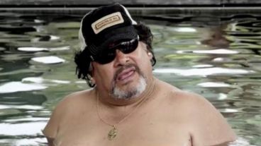 Roly Serrano en el papel de Diego Maradona.