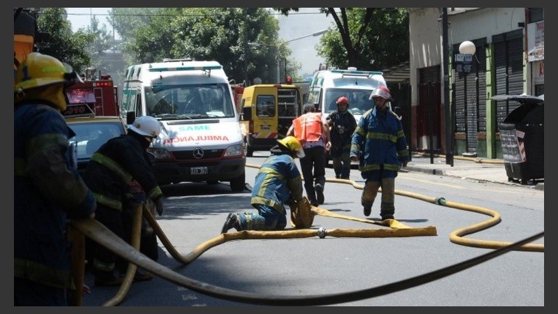 El incendio se inició en un depósito anexo.