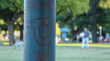 Pintadas y escrituras en el Parque Nacional a la Bandera.