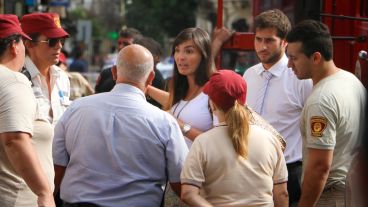 La fiscal Prunotto en el lugar del incendio.