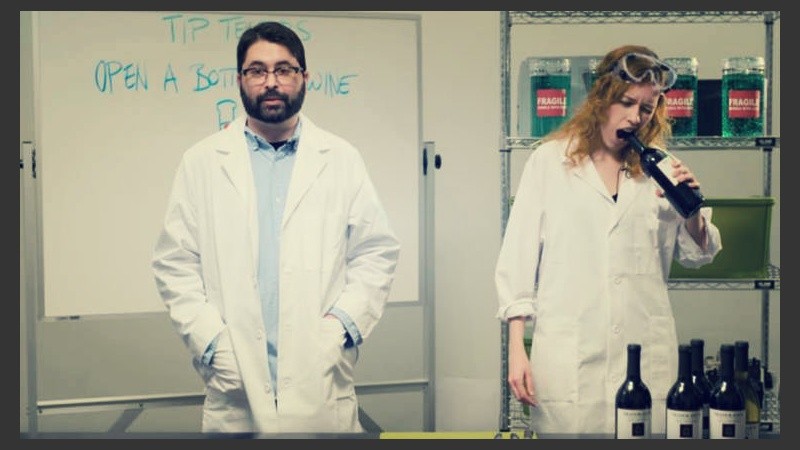 No, definitivamente poner el cocho entre las muelas no es la opción más exitosa.