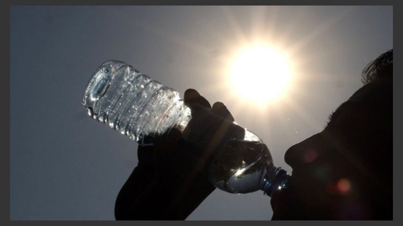 La botellita de agua siempre a mano este fin de semana. 