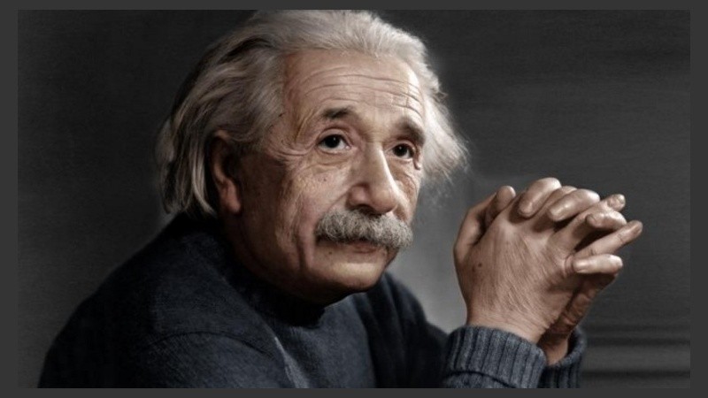 Einstein descubrió que los objetos que se mueven en el Universo producen ondulaciones en el espacio-tiempo y que éstas se propagan por el espacio.