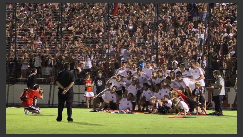 La foto para el recuerdo del plantel. (Alan Monzón/Rosario3.com)