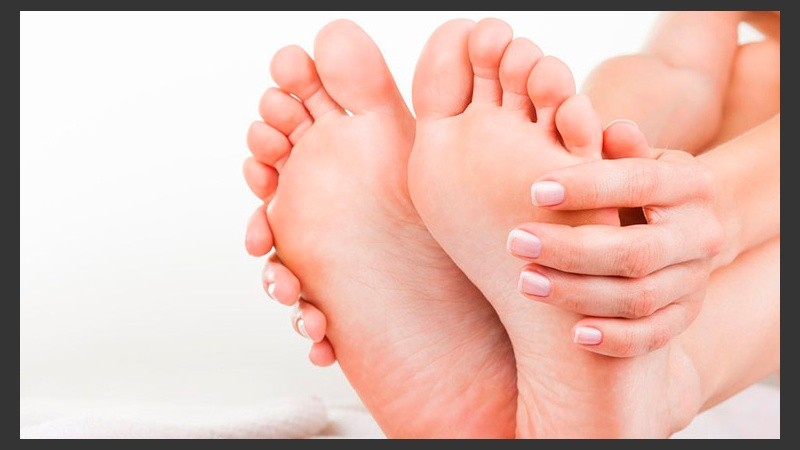 La constante humedad a la que se ve sometido el pie se convierte en un ecosistema idóneo para el cultivo de bacterias u hongos.