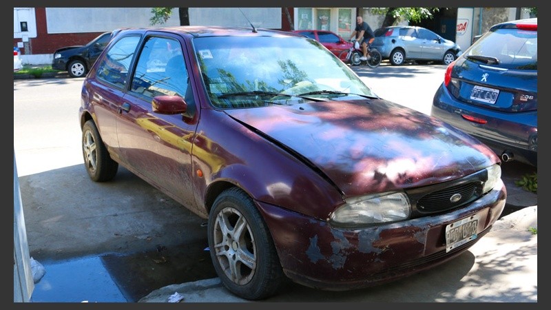 El auto señalado por la policía como el que manejaba el joven. 