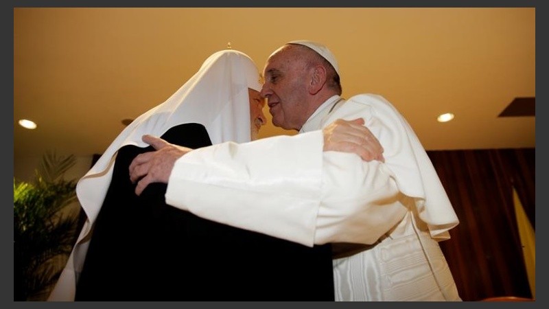 El Papa se reunió con el  patriarca ortodoxo ruso en el aeropuerto de La Habana.