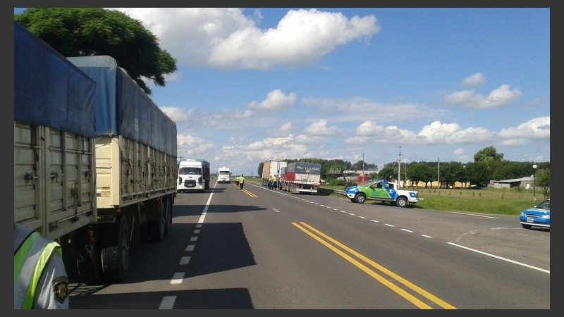 La autopista Rosario-Santa Fe es la zona de conflicto por los radares. 