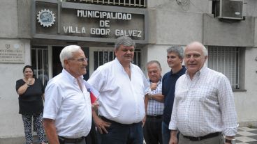 El gobernador y el intendente se reunieron en la Municipalidad de Villa Gobernador Gálvez.