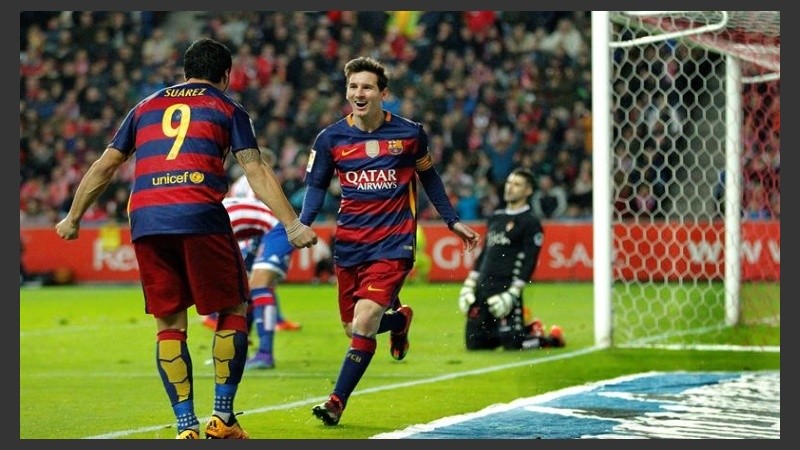 Messi celebra este miércoles ante el Gijón.