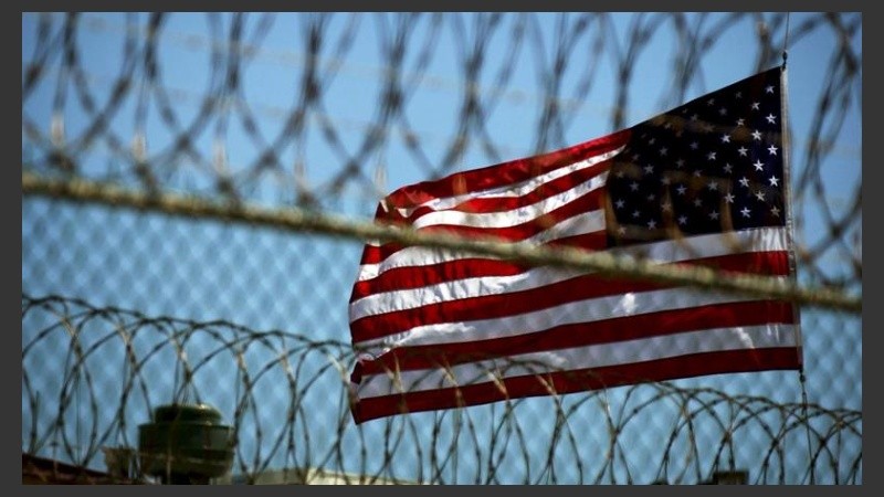 La cárcel de Guantánamo llegó a albergar 800 presos poco después de su apertura, ordenada por Bush, tras los atentados del 11 de septiembre.