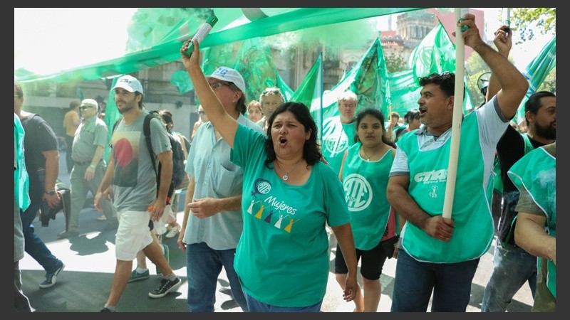 Miembros de ATE este miércoles durante la marcha.