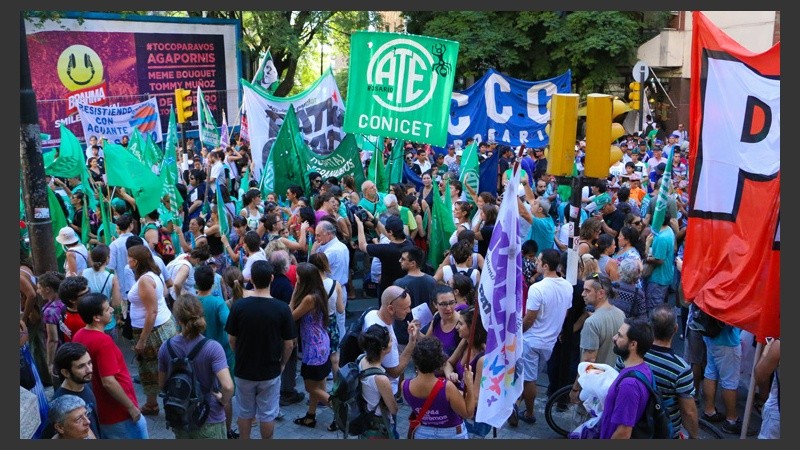 Diferentes gremios se unieron a la protesta este miércoles.