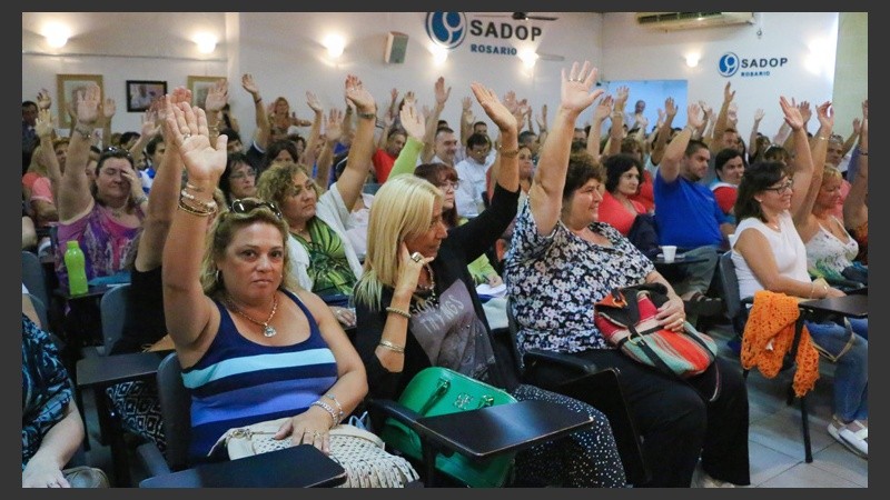 Los delegados al momento de la votación (archivo)