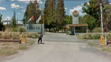 El frente de la  fábrica de Fray Luis Beltrán.