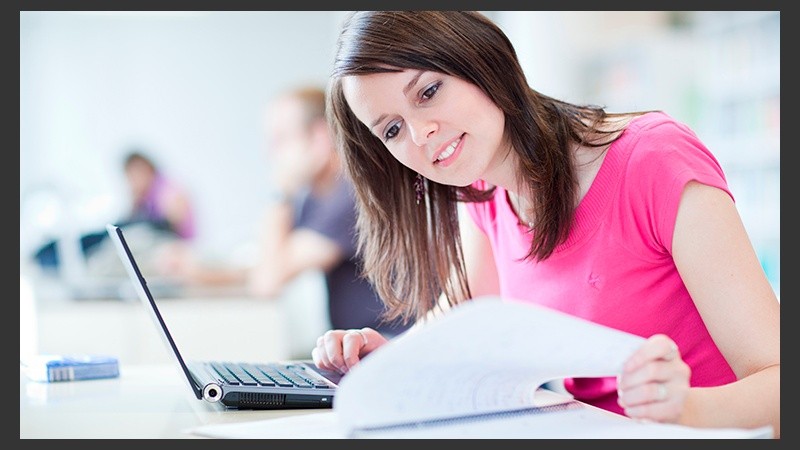 Diseño e Implementación de redes, desarrollo de apps basadas en tecnologías web y automatización Industrial son algunos de los cursos.