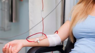 Para inscribirse como donante potencial, debe donarse una unidad de sangre.