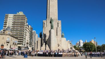 La cita fue en el Monumento a la Bandera, lugar emblemático de la ciudad. (Alan Monzón/Rosario3.com)