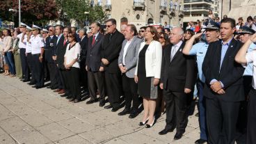 Autoridades municipales y provinciales participaron de la celebración en el Monumento. (Alan Monzón/Rosario3.com)