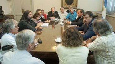 Bullrich acordó con gremios a nivel nacional pero hay huelgas en provincias.