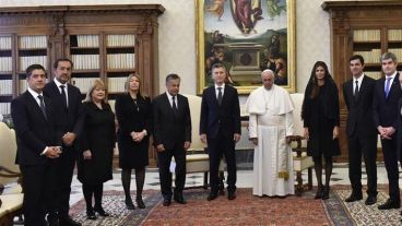 Malcorra en la comitiva que acompañó a Macri en su visita al Papa.