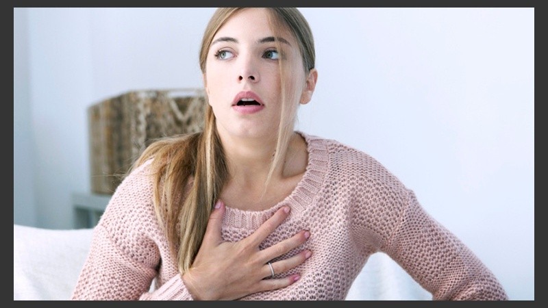 La sensación que se experimenta es estresante porque creemos que vamos a tener un ataque cardíaco.