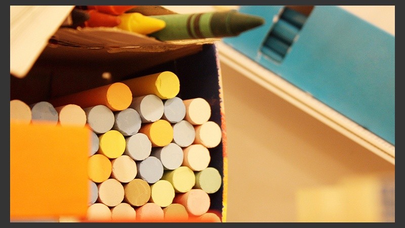 701 alumnos continuaron sus estudios en la modalidad domiciliaria, acompañados por un total de 1146 docentes. 