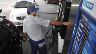 Los combustibles tendrán un leve baja a partir de hoy.