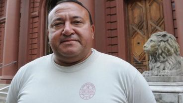 Omar también trabaja en el Palacio de los Leones.