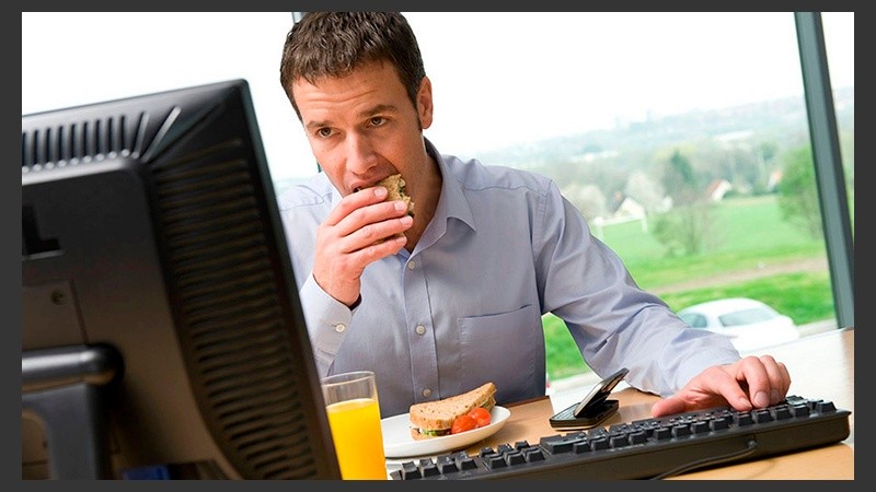 El tiempo que se le dedica a la comida también representa un factor importante en la alimentación y la salud.