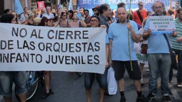 Los docentes de orquestas y coros temen el cierre de los programas.