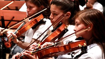 Las Escuelas Orquestas se orientan al fortalecimiento de la inclusión, la igualdad de oportunidades y derechos entre niños y adolescentes.