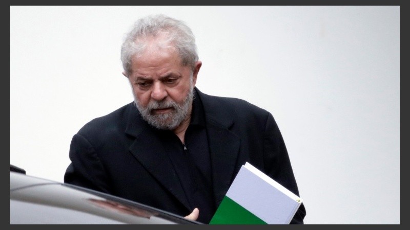 Lula es acusado de maniobras inmobiliarias fraudulentas.