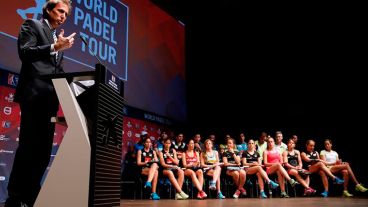 El director de Expansión Internacional del World Padel Tour, Hernán Bebe Auguste, durante su intervención en la presentación del World Pádel Tour 2016.
