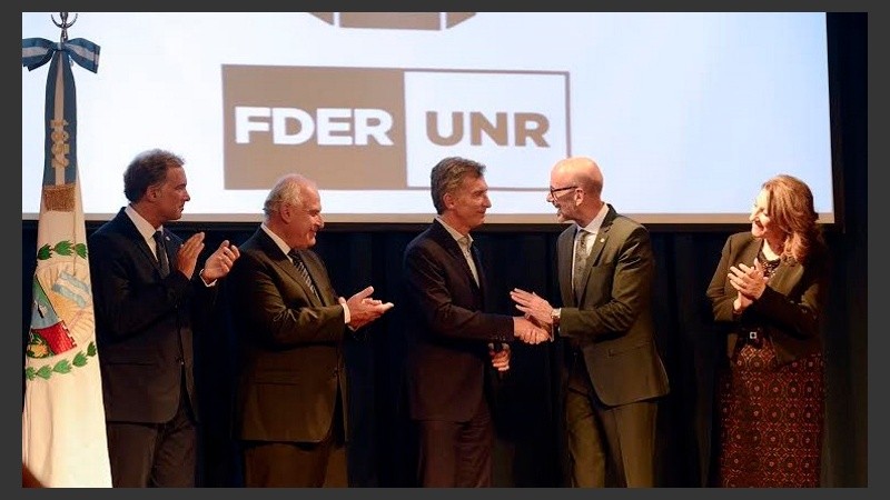 Macri abrió el ciclo ectivo de la UNR en la Facultad de Derecho.