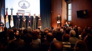 Macri abrió el ciclo ectivo de la UNR en la Facultad de Derecho.