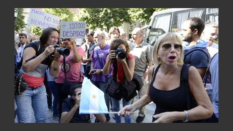 En la puerta de la facultad hubo acaloradas discusiones entre los presentes.