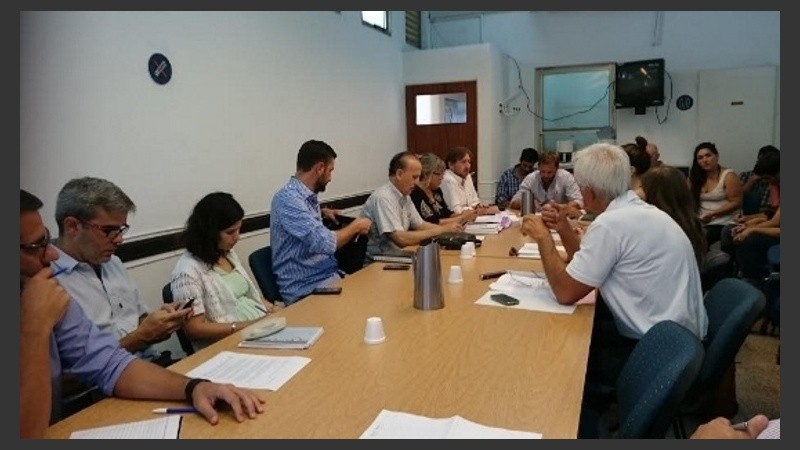 Los ediles en la comisión de Producción este miércoles.