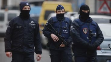 Un fuerte operativo policial en Bruselas.