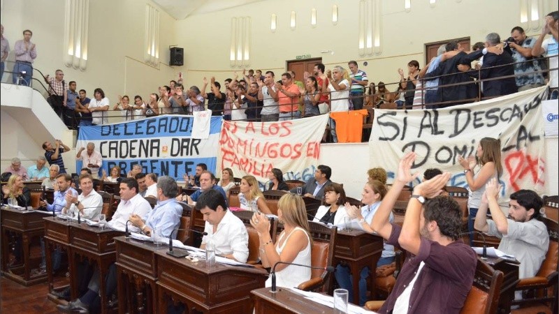La adhesión de Rosario a la ley se aprobó el jueves por 21 votos contra 6.